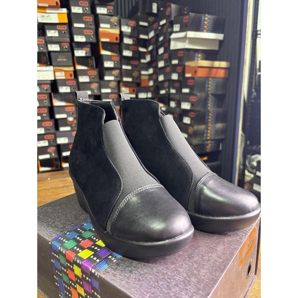 Bernie Mev Giggles Black Wedge Ankle Boots Size 38 US 7.5-8 - Picture 3 of 7